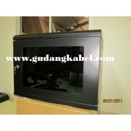 19" Wallmounted 10U Depth 500mm, Single Door